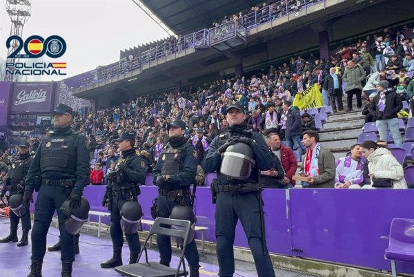 La multitudinaria pelea entre hinchas del Valladolid y Alavés se salda con 45 actas a seguidores vitorianos