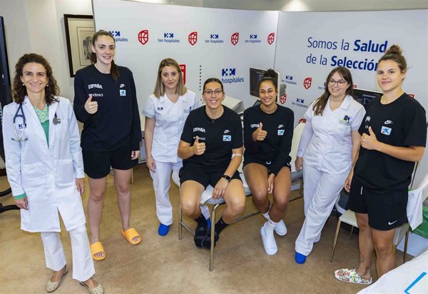 La selección femenina de baloncesto pasa reconocimiento médico antes de poner rumbo a Mallorca