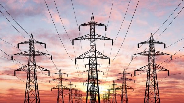 Las grandes eléctricas piden también investigar variaciones extremas de tensión los días previos al apagón