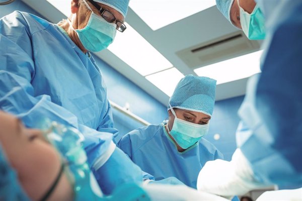 La AEMPS advierte sobre el desgaste prematuro de prótesis de cadera, rodilla, tobillo, hombro y rótula