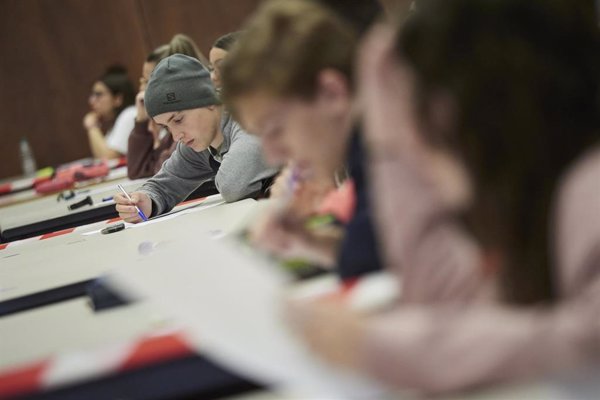 El Gobierno autoriza un suplemento de crédito de 5 millones de euros al INJUVE para el programa Erasmus+