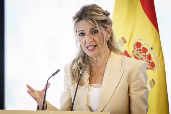 Díaz avisa de que es ilegal que las empresas pidan recuperar las horas de trabajo perdidas por el apagón
