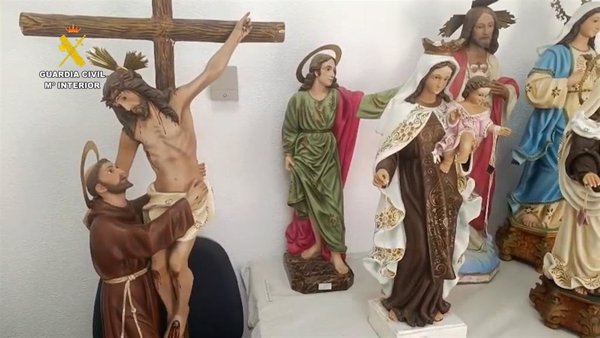 Recuperan más de medio centenar de imágenes sacras robadas de cementerios de Murcia, Santomera y Alicante