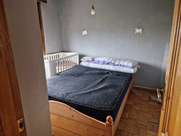 Arremeten contra una periodista en el tercer intento de desalojo de una casa ocupada en Vigo