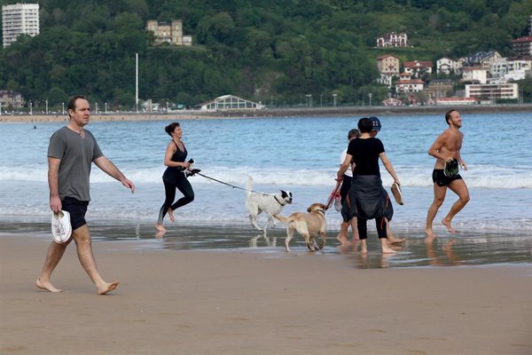 El jueves y el viernes lloverá en el este peninsular, el fin de semana será estable y la semana comenzará con calor