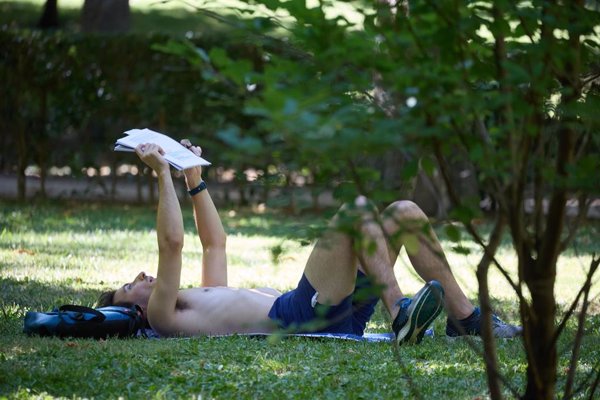 Amigas de la Tierra demanda más refugios climáticos en ciudades, más zonas verdes y una bajada de alquileres