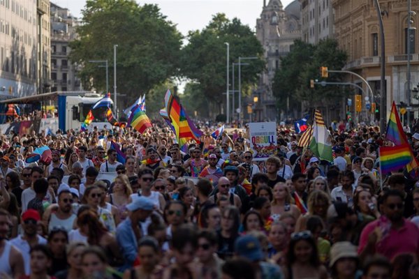 Colectivos y activistas LGTBI+ de España, Hungría y Bulgaria piden 