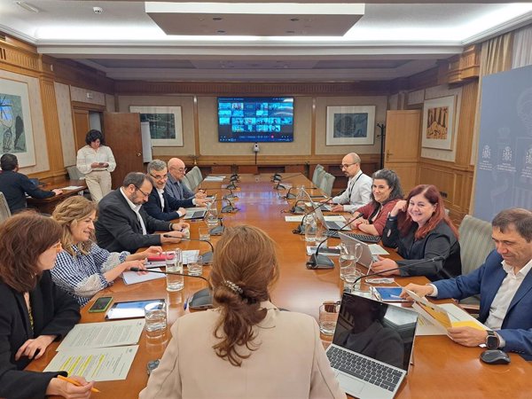 Sanidad y CC.AA. elaborarán un plan para fortalecer la resiliencia del SNS ante cortes de suministros esenciales