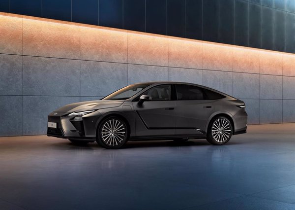 Lexus arrancará las ventas de la octava generación del ES en Europa en primavera de 2026