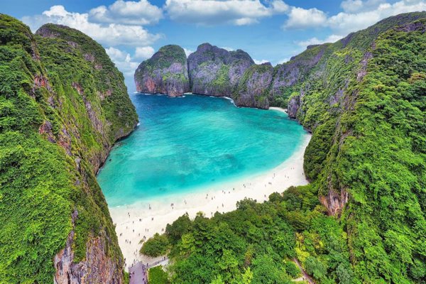 Tailandia exige a los turistas que soliciten una tarjeta digital de entrada tres días antes de llegar