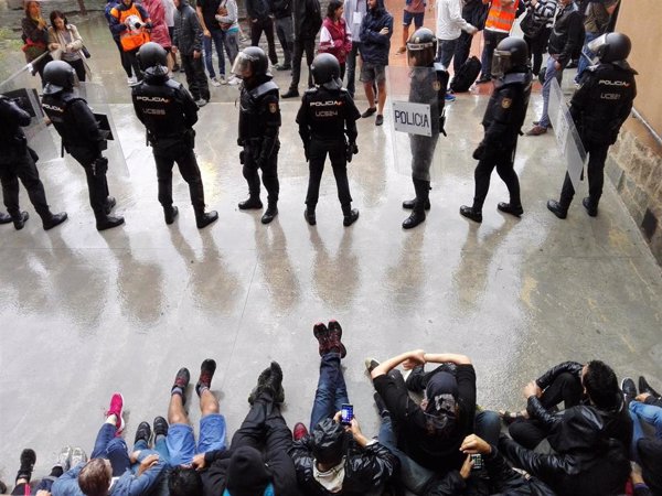 ANC, Òmnium e Irídia recurren al TS la amnistía a los policías investigados por cargas en el 1-O