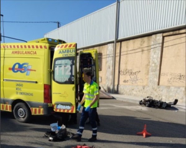 Fallece un hombre al chocar con su moto contra un tráiler en la carretera N-301A, en Molina de Segura (Murcia)