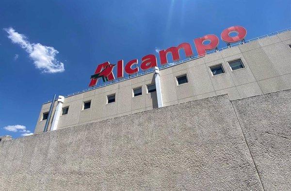 La mesa sindical de Alcampo pide a la compañía que explique sus propuestas del ERE en la próxima reunión