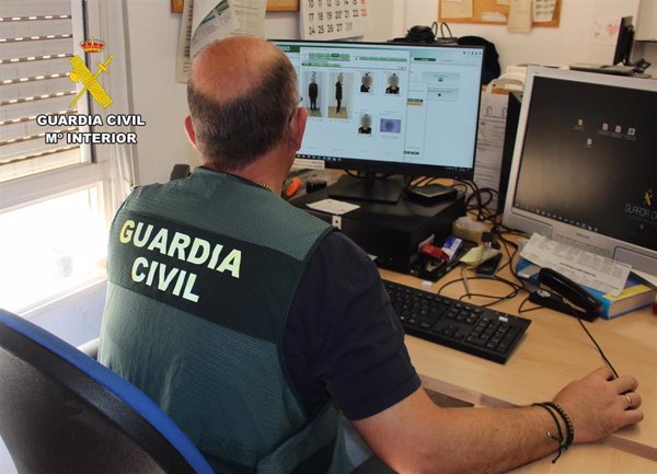 Detenido un huido de la justicia francesa por secuestrar a un hombre que apareció desnudo en un acantilado