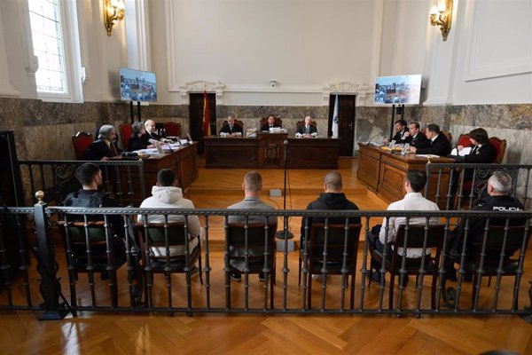 El TSXG absuelve al condenado como cómplice en el crimen de Samuel Luiz y ratifica las penas para otros tres