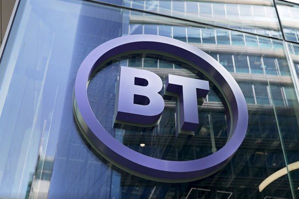 BT cierra su año fiscal con unos beneficios de 1.250 millones, un 23,2% más, y eleva un 2% el dividendo
