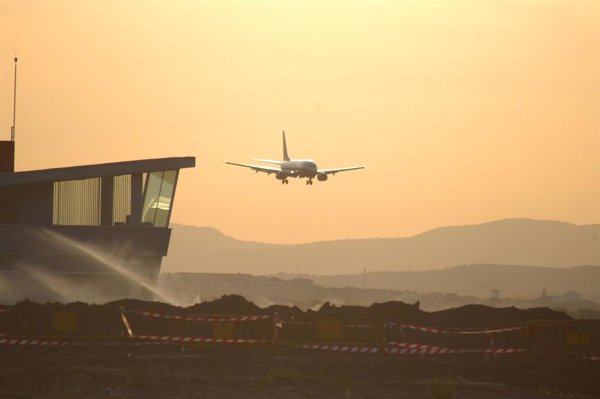 El aeropuerto de Nápoles cerrará durante 42 días a principios de 2026 por obras de renovación de la pista