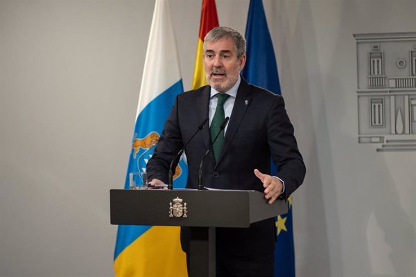 Clavijo muestra su decepción por los obstáculos de algunas CCAA al reparto de los 4.400 menores migrantes no acompañados