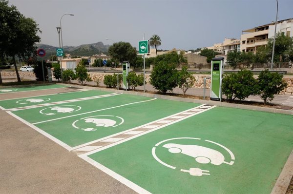 Nuevas ayudas para instalar puntos de recarga en hoteles y empresas turísticas