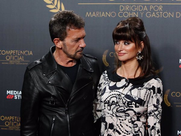 Antonio Banderas y Penélope Cruz siguen siendo los preferidos de los españoles para irse de cañas
