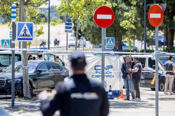 La Policía halló nueve casquillos de bala junto al cuerpo del abogado ucraniano y mantiene la búsqueda