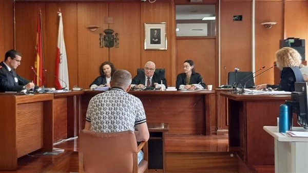 La mujer que denunció por violación a su pareja dice que se equivocó y tacha de