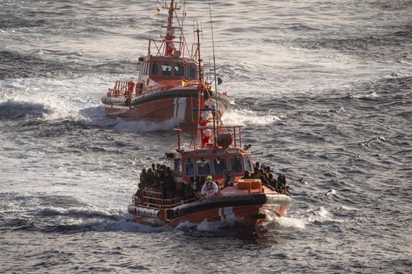 Llega una patera a Formentera con 22 personas migrantes a bordo