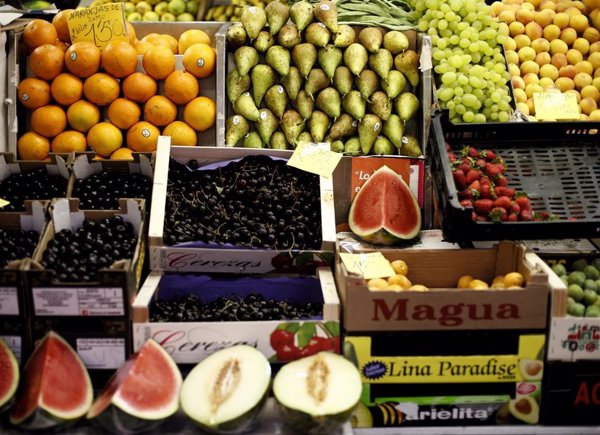 Naranjas, manzanas golden y cebollas, los alimentos básicos que más se encarecenen mayo, según Facua