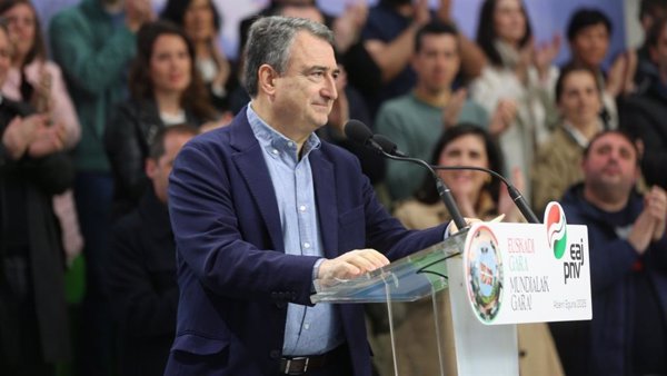 Aitor Esteban critica la