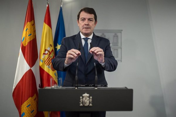 Mañueco critica al Gobierno que sus ayudas al transporte llegan 