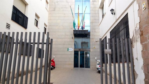 En libertad como investigado tras declarar ante el juez el padre de acogida del bebé fallecido dentro de un coche