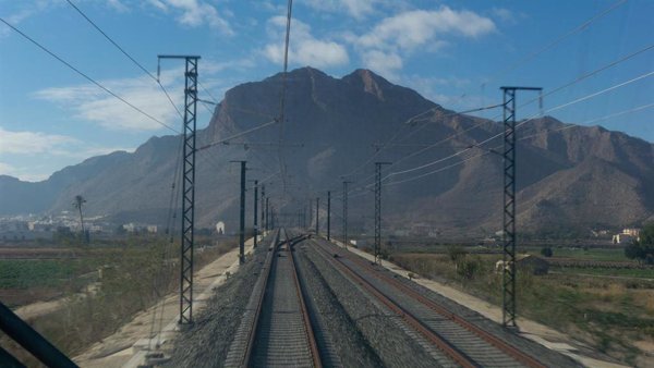España cuenta con 1.500 kilómetros de alta velocidad en construcción o planeados, según el atlas de la FFE