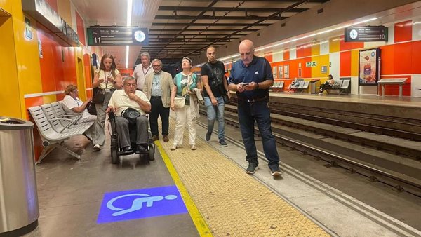 Transportes prueba un proyecto piloto de accesibilidad ferroviaria para personas con movilidad reducida