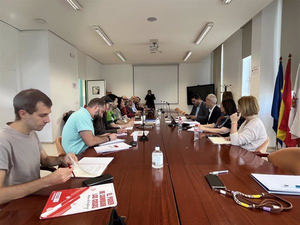 Cantabria se planta en su oferta de 150 euros a los docentes, que la Junta rechaza y mantiene la huelga