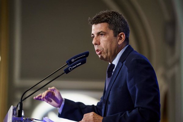 Mazón contacta con asociaciones de víctimas de la dana para mantener un encuentro