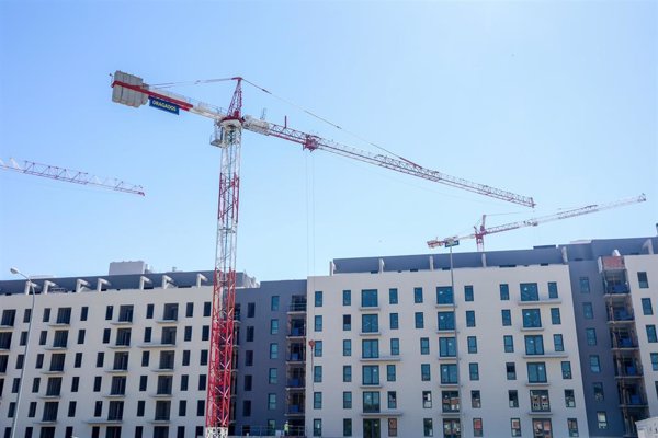 PSOE y Sumar vuelven a chocar en vivienda ante la exención del IRPF a caseros