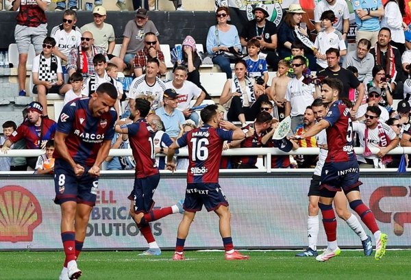 El Levante regresa a Primera a lo grande en El Plantío