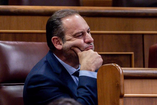 Ábalos comparece este lunes ante la comisión de investigación del Parlamento de Canarias