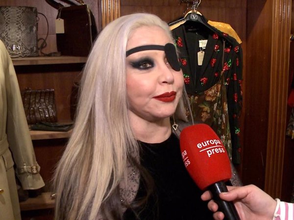 SGAE homenajea a personajes de la Movida Madrileña: Almodóvar, Alaska, Tino Casal, Hombres G o Nacha Pop en una muestra