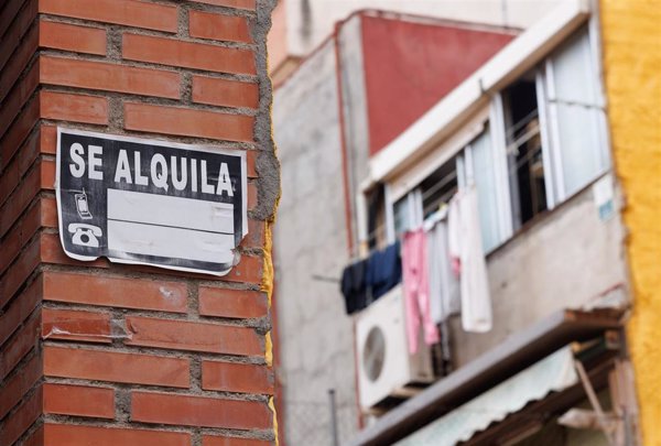 El precio del alquiler crece casi cuatro veces más que los salarios desde 2021, según un estudio