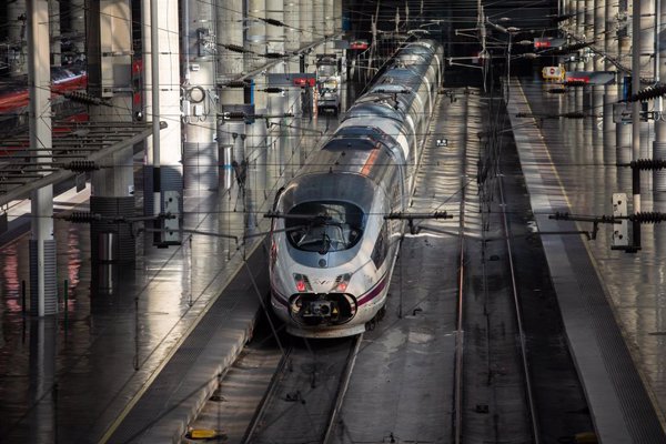 Renfe lanza ofertas desde los 9 euros para viajar este verano