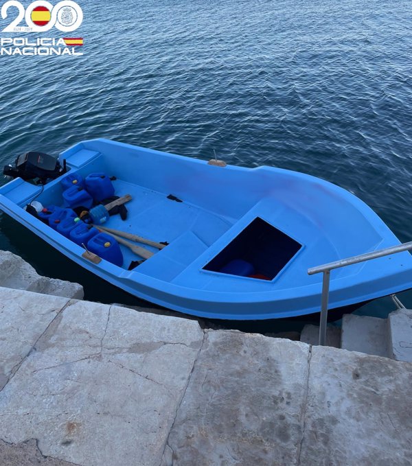 Detienen a un joven de 26 años por patronear una patera desde Argelia a Mallorca con 23 personas a bordo