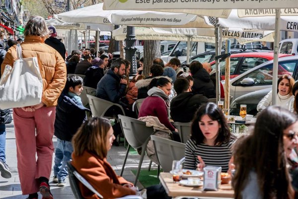 Alertan de que los menores tienden a imitar el patrón de consumo de alcohol de sus progenitores