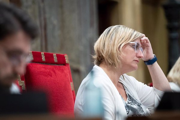 Fiscalía pide 12 años de inhabilitación para dos exconsejeros catalanes por el retraso en la vacuna a policías