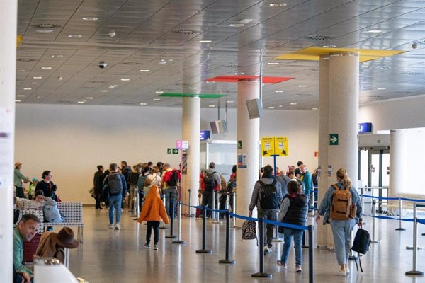 El aeropuerto de Castellón amplía su catálogo de destinos con la incorporación de las rutas de Bilbao y Oporto