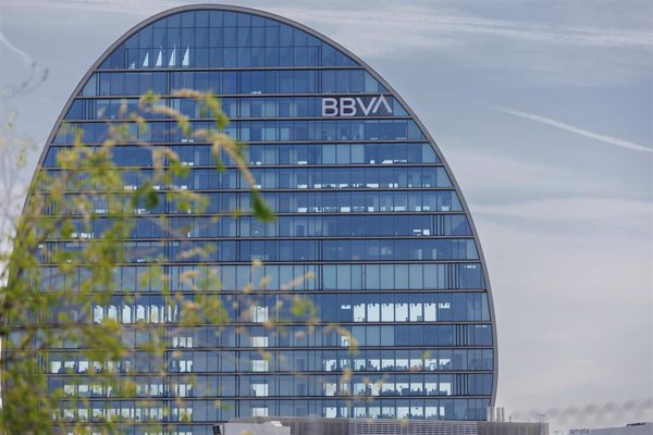 BBVA destinó casi 600 millones de euros a iniciativas sociales de 2021 a 2024 que impactaron en 106 millones de personas