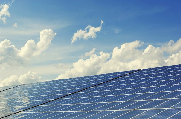 Bankinter y Solar360 acuerdan financiar proyectos de autoconsumo fotovoltaico a empresas clientes del banco