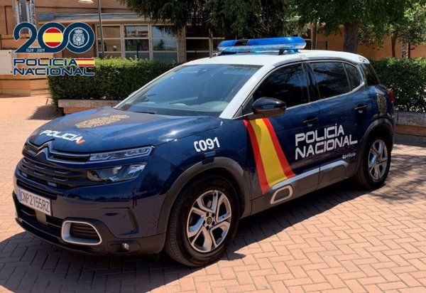 Detienen en el puerto de Tarifa (Cádiz) a un matrimonio holandés buscado por secuestrar a sus tres hijos