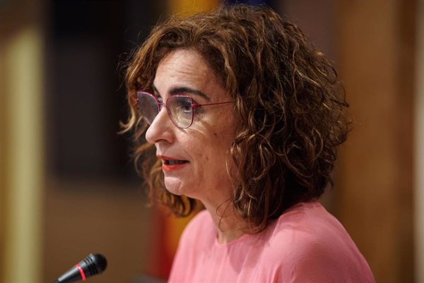 El TS desestima la demanda del novio de Díaz Ayuso contra María Jesús Montero por llamarle