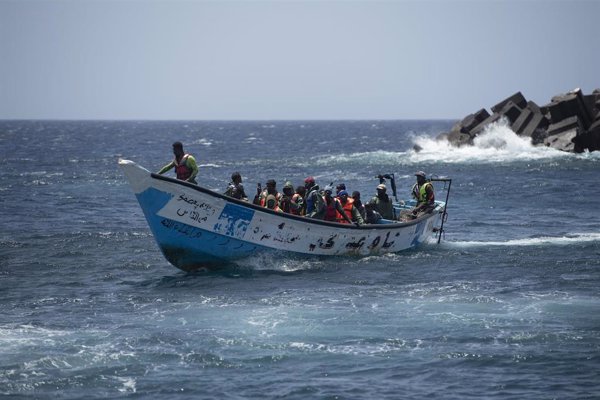 Detenido el patrón de una patera que llegó a Formentera con 17 migrantes a bordo